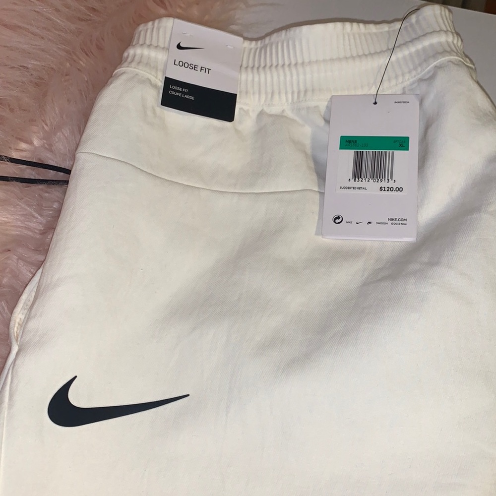 Nike Men’s loose fit Jogger style Pants